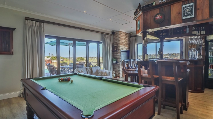 5 Bedroom Property for Sale in Beacon Bay Eastern Cape